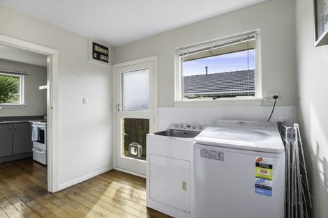 Photo of property in 82 Farquhars Road, Redwood, Christchurch, 8051