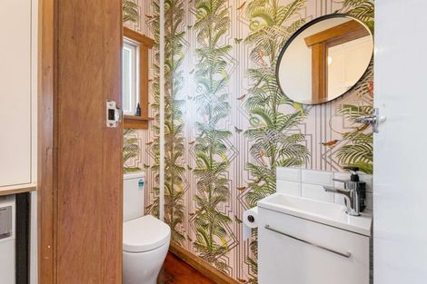 Photo of property in 9 Selwyn Street, Lower Vogeltown, New Plymouth, 4310