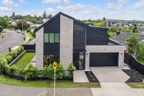 Photo of property in 27 The Boulevard, Sunnyhills, Auckland, 2010