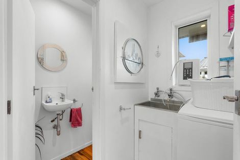 Photo of property in 21 Greendale Avenue, Avonhead, Christchurch, 8042