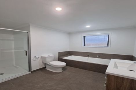 Photo of property in 27 Applemoors Way, Riverhead, 0820