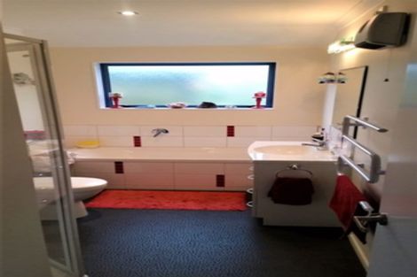 Photo of property in 9 Byron Brown Place, Otaki Beach, Otaki, 5512