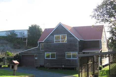 Photo of property in 5 Falla Street, Paraparaumu Beach, Paraparaumu, 5032