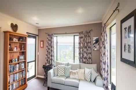 Photo of property in 4 Dryden Court, Kelvin Grove, Palmerston North, 4414