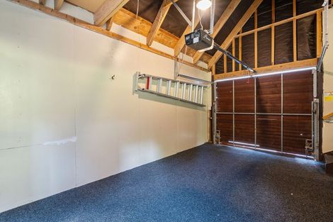 Photo of property in 14b Landsdowne Terrace, Karori, Wellington, 6012