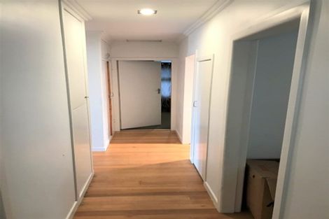 Photo of property in 9 Covil Avenue, Te Atatu South, Auckland, 0610