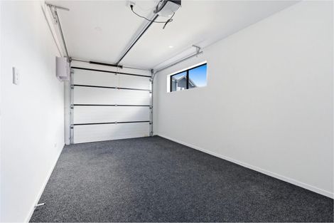 Photo of property in 8/233 Great North Road, Henderson, Auckland, 0612