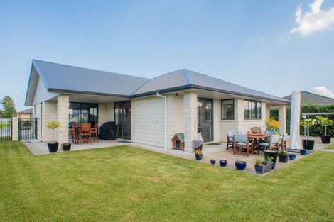 Photo of property in 42 Sterling Park, Lytton West, Gisborne, 4010