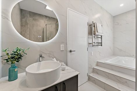 Photo of property in 20 Mara Way, Sunnyvale, Auckland, 0612