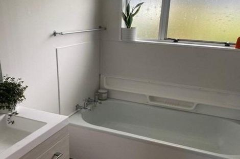 Photo of property in 14 Shaldon Crescent, Blagdon, New Plymouth, 4310