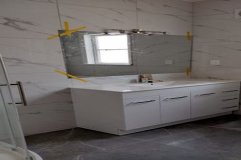 Photo of property in 9 Waiohua Road, Greenlane, Auckland, 1061