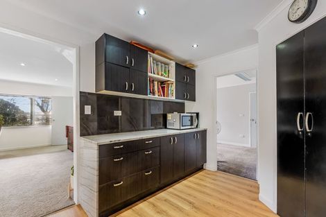 Photo of property in 1/1 Sharon Road, Waiake, Auckland, 0630