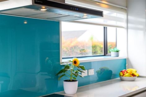 Photo of property in 1/253 Glenfield Road, Hillcrest, Auckland, 0627