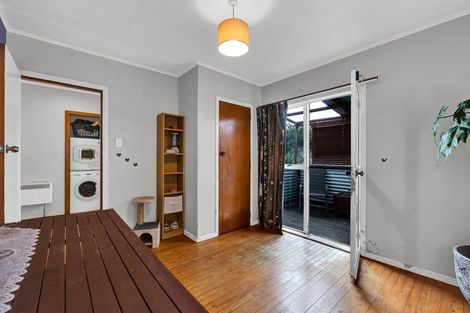 Photo of property in 34 Endeavour Street, Marfell, New Plymouth, 4310