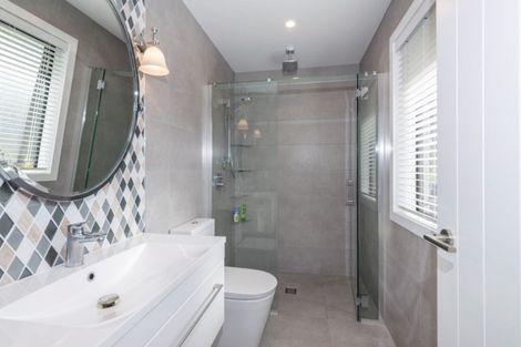 Photo of property in 35 Dida Park Drive, Kumeu, 0810