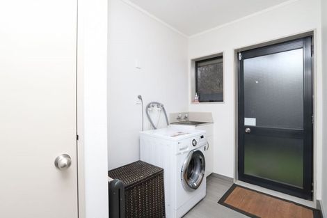 Photo of property in 28 Admiral Crescent, Flagstaff, Hamilton, 3210