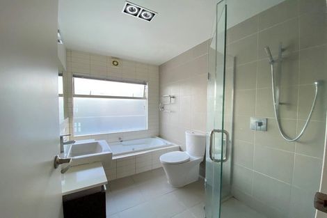 Photo of property in 3 Harrowglen Drive, Northcross, Auckland, 0632