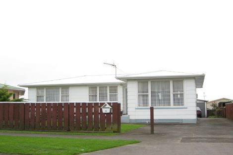 Photo of property in 32 Hume Street, Waitara, 4320