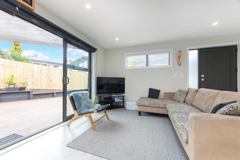 Photo of property in 31 Oreil Avenue, West Harbour, Auckland, 0618