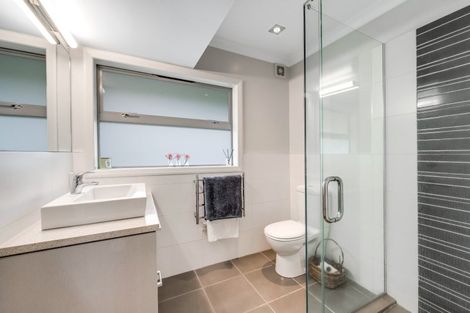 Photo of property in 25 Endymion Place, Half Moon Bay, Auckland, 2012