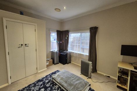 Photo of property in 22 Hampton Hill Road, Tawa, Wellington, 5028