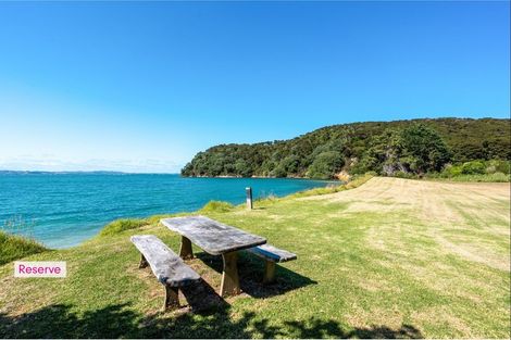 Photo of property in 40 Walter Frank Drive, Waiheke Island, 1971