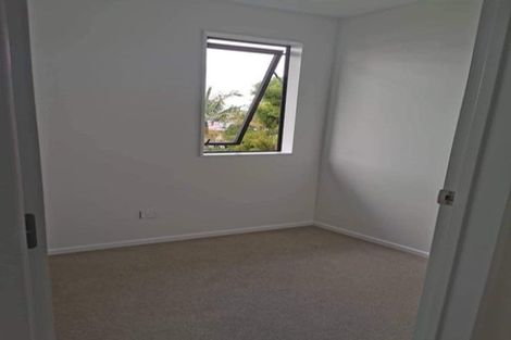Photo of property in 22 Eileen Newey Place, Henderson, Auckland, 0612