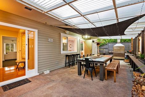 Photo of property in 15 Taioma Crescent, Te Atatu Peninsula, Auckland, 0610