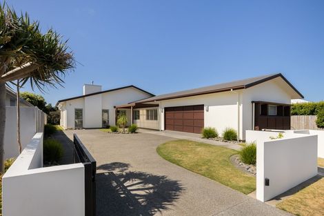 Photo of property in 81 Oriental Parade, Papamoa Beach, Papamoa, 3118