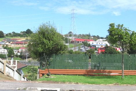 Photo of property in 8 Cedar Heights Avenue, Massey, Auckland, 0614