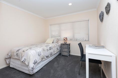 Photo of property in 10 Briar Vale Place, Flat Bush, Auckland, 2016