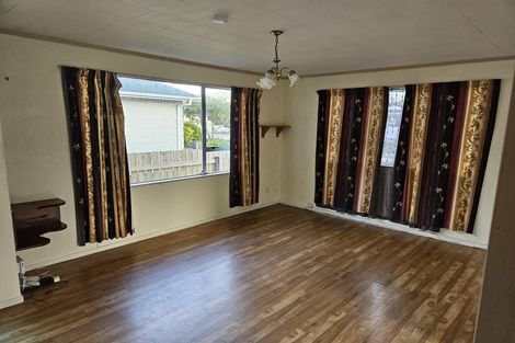 Photo of property in 51 Hartford Crescent, Totara Park, Upper Hutt, 5018