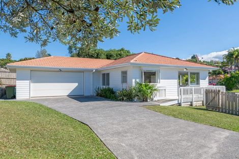 Photo of property in 14 Greta Place, Stanmore Bay, Whangaparaoa, 0932