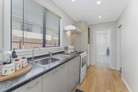 Photo of property in 40 Collins Avenue, Tawa, Wellington, 5028