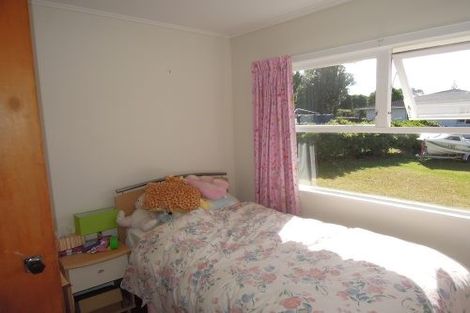 Photo of property in 61 Blakeborough Drive, Forrest Hill, Auckland, 0620