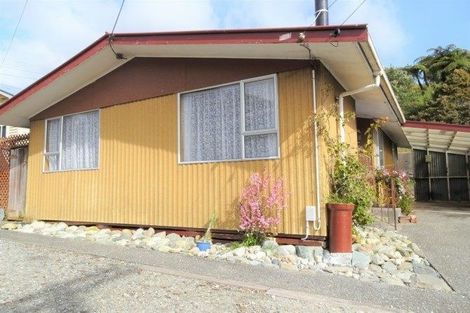 Photo of property in 12 Rochfort Street, Greymouth, 7805