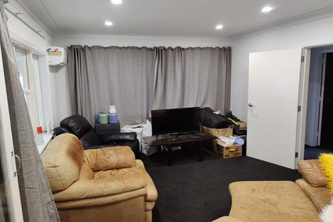 Photo of property in 12 Wilson Place, Papakura, 2110