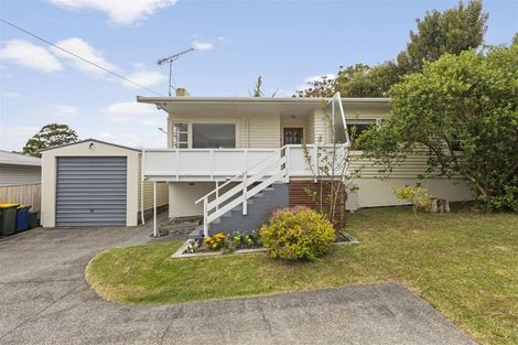 Photo of property in 1/3 Ellice Road, Totara Vale, Auckland, 0629