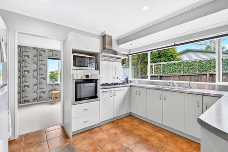 Photo of property in 21a Savoy Road, Glen Eden, Auckland, 0602