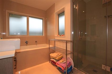 Photo of property in 12 Fern Court, Orewa, 0931