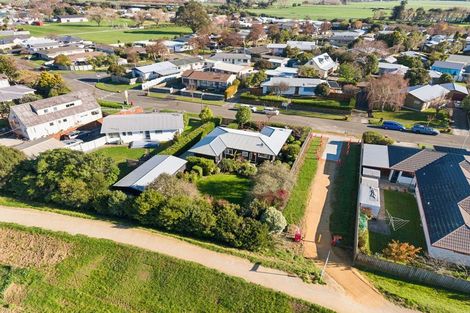 Photo of property in 41 Rosedale Crescent, Cloverlea, Palmerston North, 4412