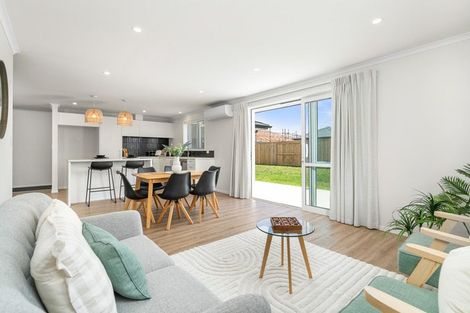 Photo of property in 30 Te Piriti Road, One Tree Point, 0118