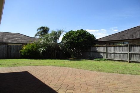 Photo of property in 12 Ballydonegan Rise, East Tamaki, Auckland, 2013