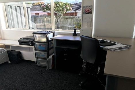 Photo of property in 2/270 Cascades Road, Botany Downs, Auckland, 2010