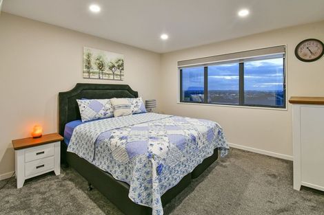 Photo of property in 76 Twin Parks Rise, Papakura, 2110