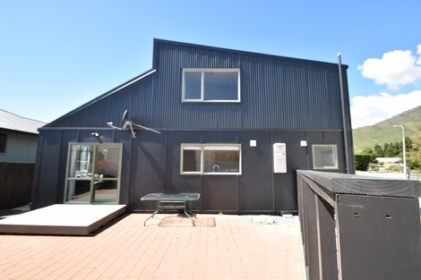 Photo of property in 12 Ahuriri Drive, Omarama, 9412