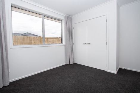 Photo of property in 2/12 Bostonkip Crescent, Fitzroy, Hamilton, 3282