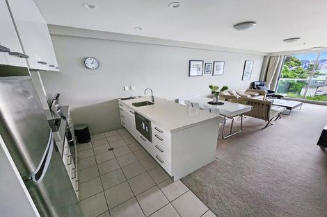 Photo of property in The Capital, 2/370 Oriental Parade, Oriental Bay, Wellington, 6011