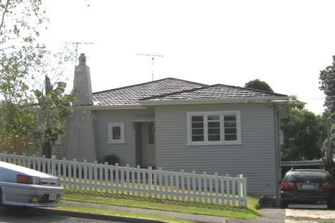 Photo of property in 4 Le Roy Terrace, Birkenhead, Auckland, 0626
