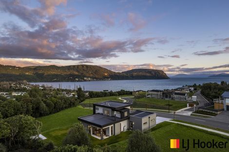 Photo of property in 32 Okaia Drive, Kinloch, Taupo, 3377